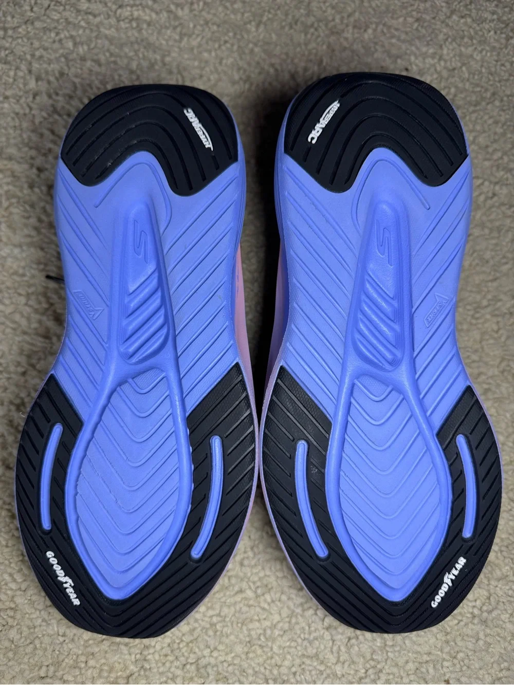 Skechers Women's GOwalk Max Walker Washable Slip on Black Multi Color Size7.5